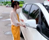 小姐姐车里剪发,小姐姐的意外剪影