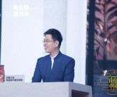 《诗意中国》邂逅华服之美 “国家宝藏”神秘亮相—自带内衣的国风睡袍
